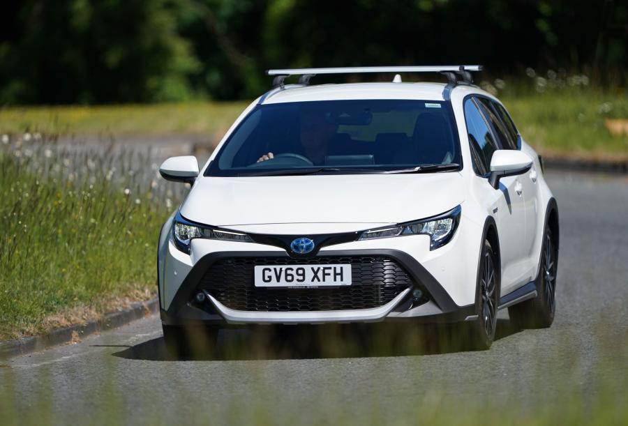  Toyota Corolla Trek Hybrid 2020 года  (UK) (фото 2 из 40)